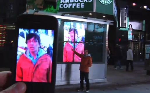 Este muchacho hackeó las pantallas publicitarias del Times Square. ¿Será cierto o es sólo un truco?