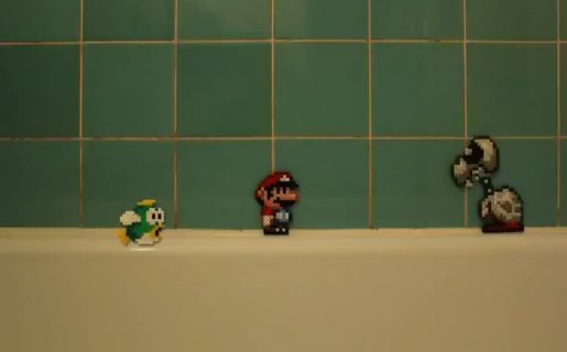 Mario salió de la pantalla y se metió... ¡en la bañera!