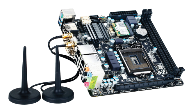 El tamaño pequeño y la conectividad inalámbrica son dos de los puntos fuertes de este motherboard.